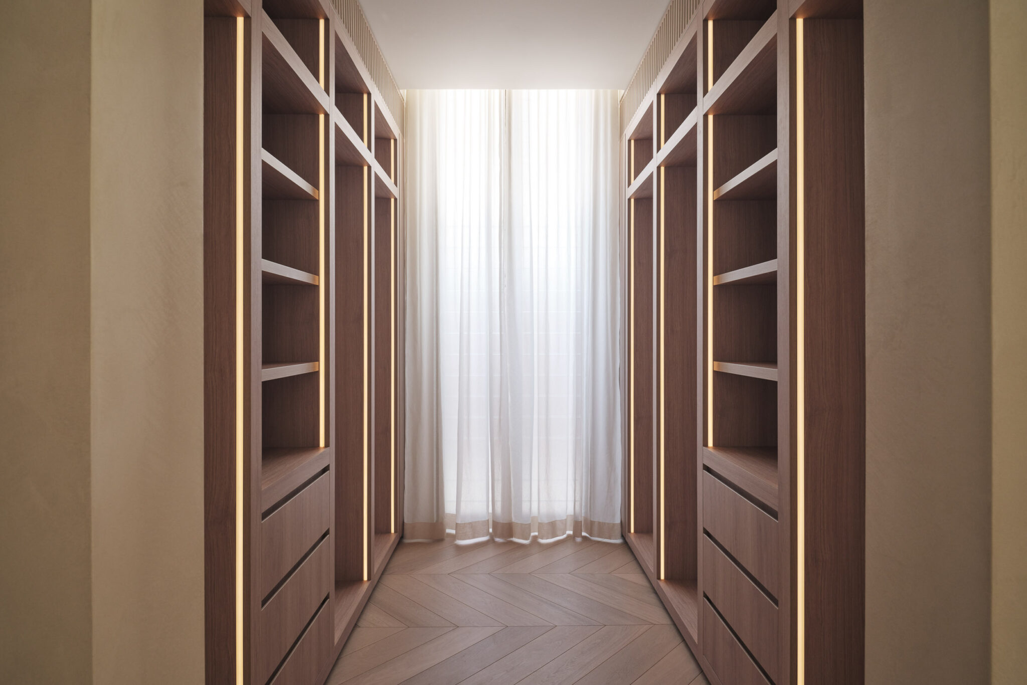 Sirius Residence walk in robe by Sici Design