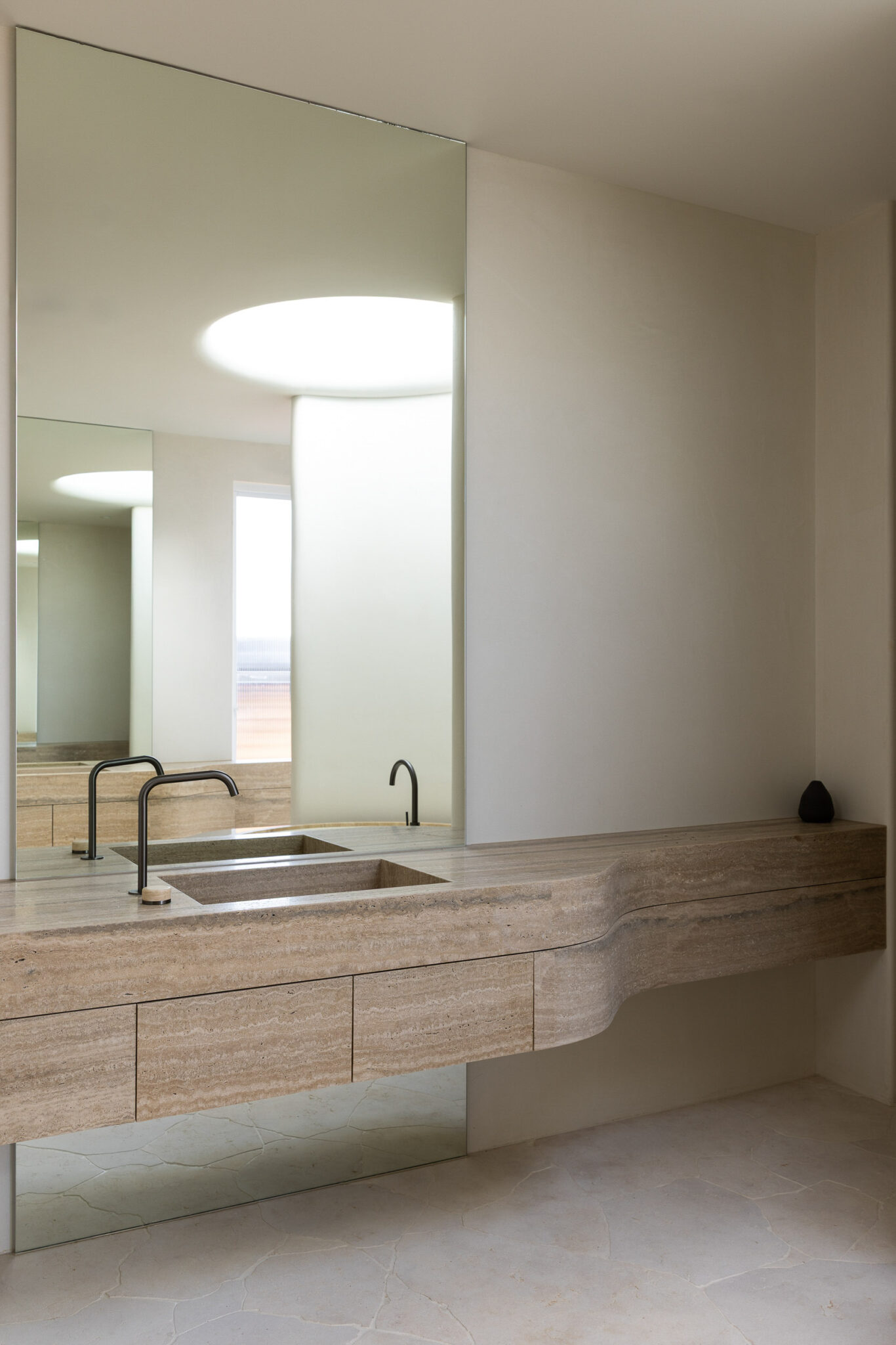 Master suite interior design by Sici